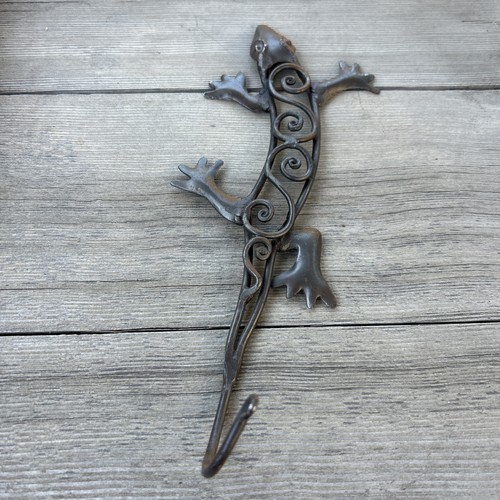 Metal gecko lizard - wall,