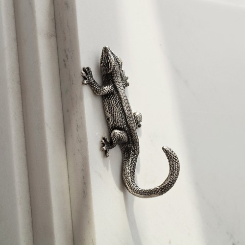 Lizard wall hook nickel - wall,